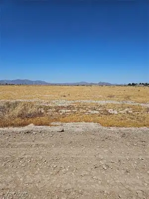 2370 South Oakridge Avenue, Pahrump, NV 89048 