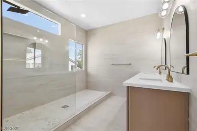 2273 Georgia Pine Court, Las Vegas, NV 89134 Primary Bathroom