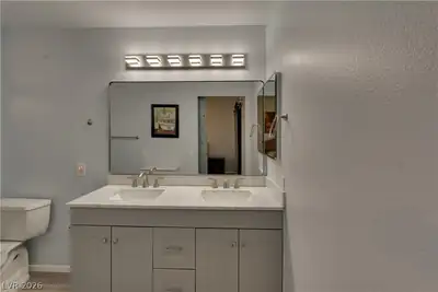 10344 Frostburg Lane, Las Vegas, NV 89134 Primary Bathroom
