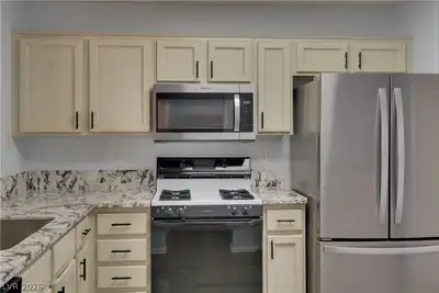 10344 Frostburg Lane, Las Vegas, NV 89134 Kitchen