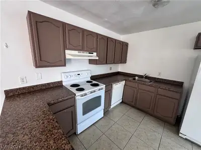 5245 Golden Lane, Las Vegas, NV 89119 