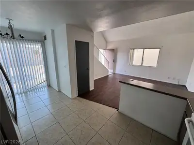 5245 Golden Lane, Las Vegas, NV 89119 