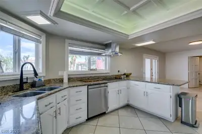 892 North Hollywood Boulevard Kitchen