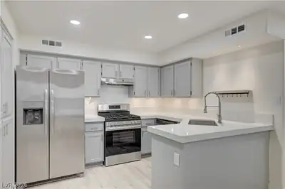 9548 Wooden Pier Way, Las Vegas, NV 89117 Kitchen