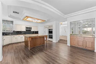 8404 Bay Crest Drive, Las Vegas, NV 89128 Kitchen