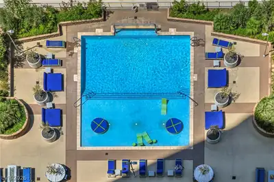 200 West Sahara Avenue 2709 Pool