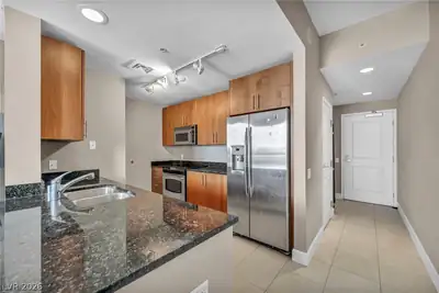200 West Sahara Avenue 2709 Kitchen