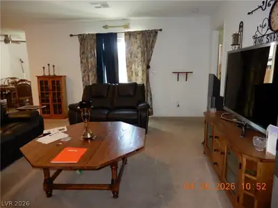 3557 East Garfield Drive Living Room
