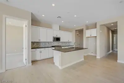 9028 Skye Canyon Ranch Street, Las Vegas, NV 89166 Kitchen