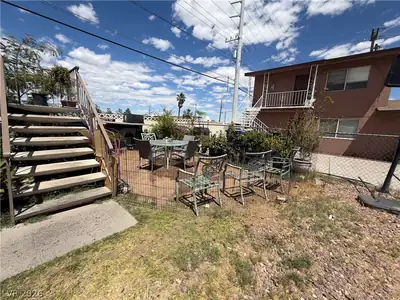 5032 Pebble Beach Boulevard, Las Vegas, NV 89108 Yard