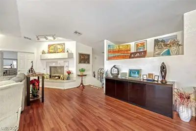 1020 Hollyhock Drive, Henderson, NV 89011 Living Room