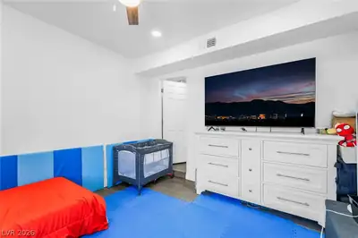 3934 Palos Verdes Street, Las Vegas, NV 89119 Bedroom
