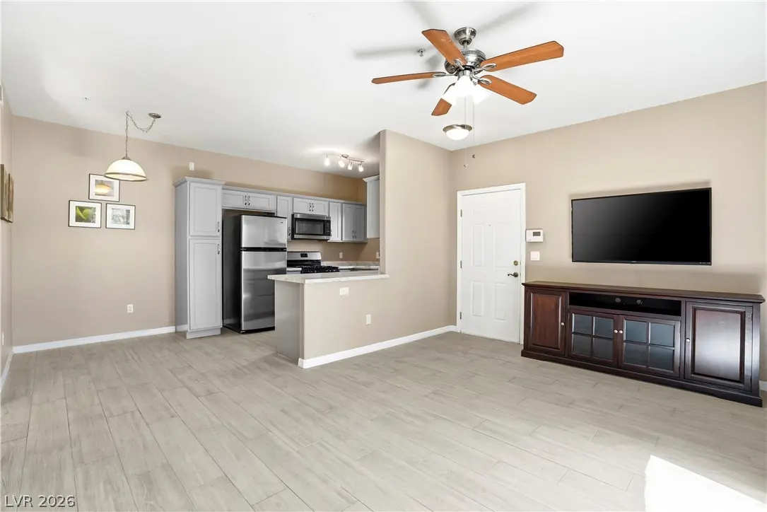 2291 West Horizon Ridge Parkway 13175