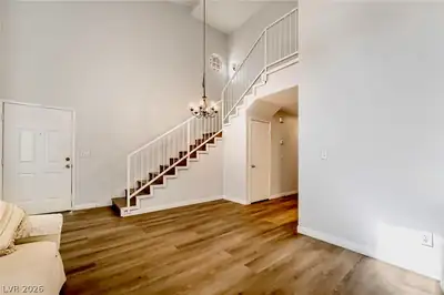 5621 Lago Court, Las Vegas, NV 89118 