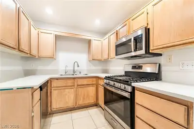 5621 Lago Court, Las Vegas, NV 89118 