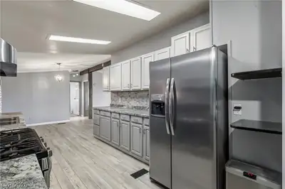 1611 Esquina Street, Laughlin, NV 89029 Kitchen