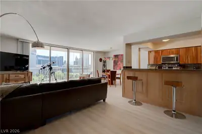205 East HARMON Avenue 909, Las Vegas, NV 89169 Living Room