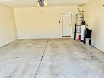 1010 Shady Charmer Avenue Garage