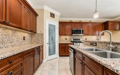 9245 Branford Hills Street, Las Vegas, NV 89123 Kitchen