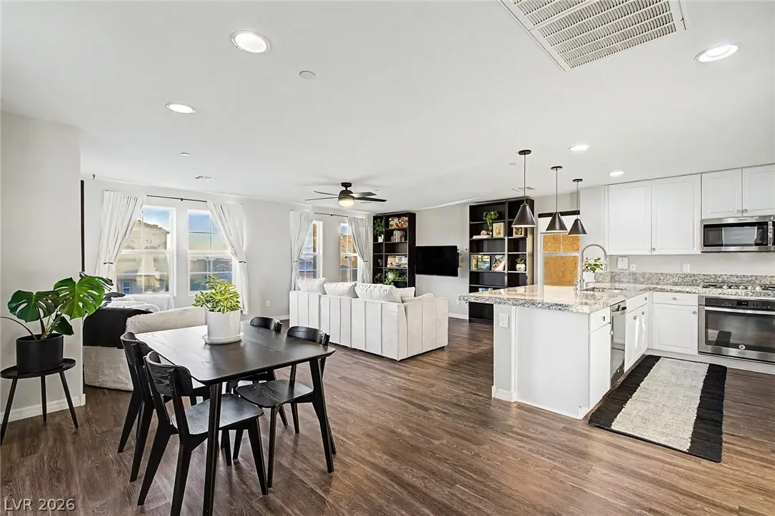 374 Gracious Way, Henderson, NV 89011