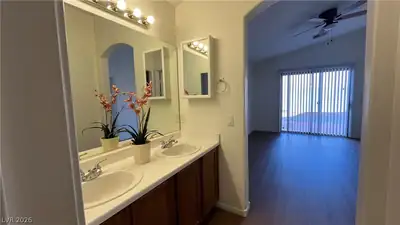 10976 Vallerosa Street, Las Vegas, NV 89141 Primary Bathroom