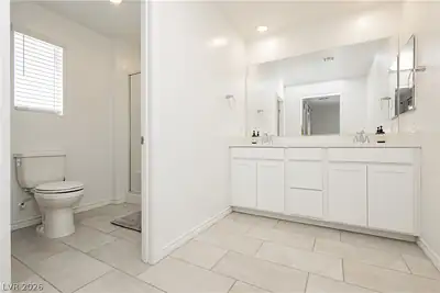 10713 Bendmore Court, Las Vegas, NV 89166 Primary Bathroom