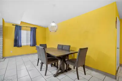 344 South Mallard Street Dining Area