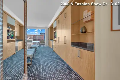 2000 North Fashion Show Drive 3102 Living Room