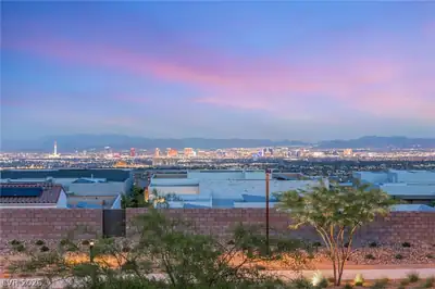 484 Windstone Crest Avenue, Las Vegas