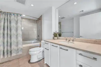 322 Karen Avenue 1005 Primary Bathroom