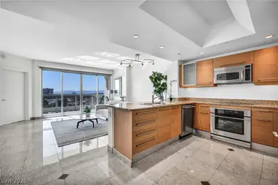 322 Karen Avenue 1005 Kitchen