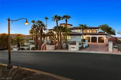 8 Rue Mediterra Drive, Henderson, NV 89011 Front of Structure