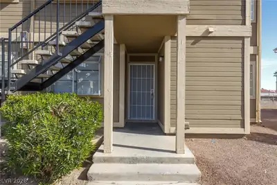 2674 Bryandouglas Drive B Entrance Foyer