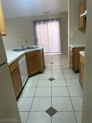 10045 Swimming Hole Street, Las Vegas, NV 89183 Kitchen