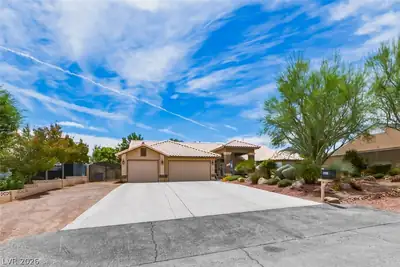 8645 Bright Angel Way, Las Vegas, NV 89149 Front of Structure