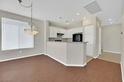 4766 Regalo Bello Street Kitchen