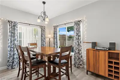 4940 Black Bear Road 101 Dining Area