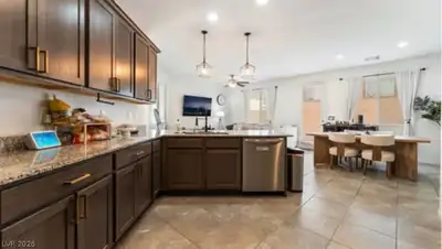6644 Breakwater Reef Street, Las Vegas, NV 89149 Kitchen