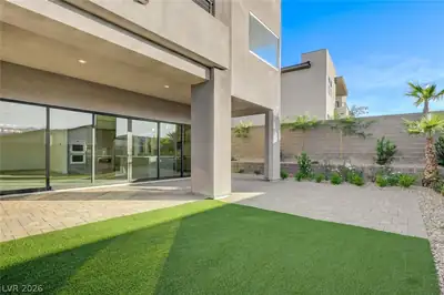 10738 Desert Heights Avenue, Las Vegas, NV 89135 Patio