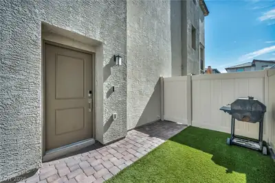 7018 Spicy Merlot Street, North Las Vegas, NV 89086 Patio