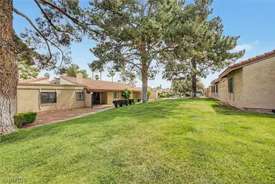 1868 Arbol Verde Way, Las Vegas, NV 89119 Yard