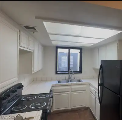 1868 Arbol Verde Way, Las Vegas, NV 89119 Kitchen