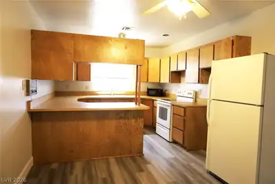 1309 East Cartier Avenue 2 Kitchen