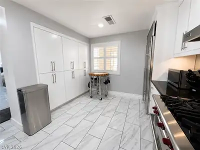 210 East Flamingo Road 337 Kitchen