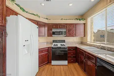 5155 West Tropicana Avenue 2164 Kitchen