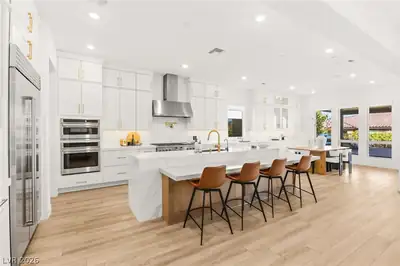 194 Harris Peak Street Las Vegas, NV 89138