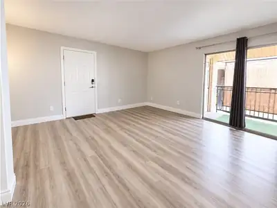 5026 River Glen Drive 162 Living Room