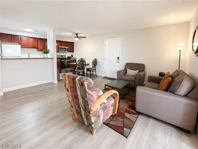 5026 River Glen Drive 162 Living Room
