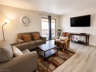5026 River Glen Drive 162 Living Room