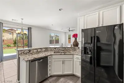 7616 Mallard Bay Avenue, Las Vegas, NV 89179 Kitchen